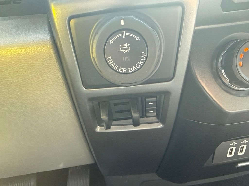 Used 2018  Ford XLT image 25
