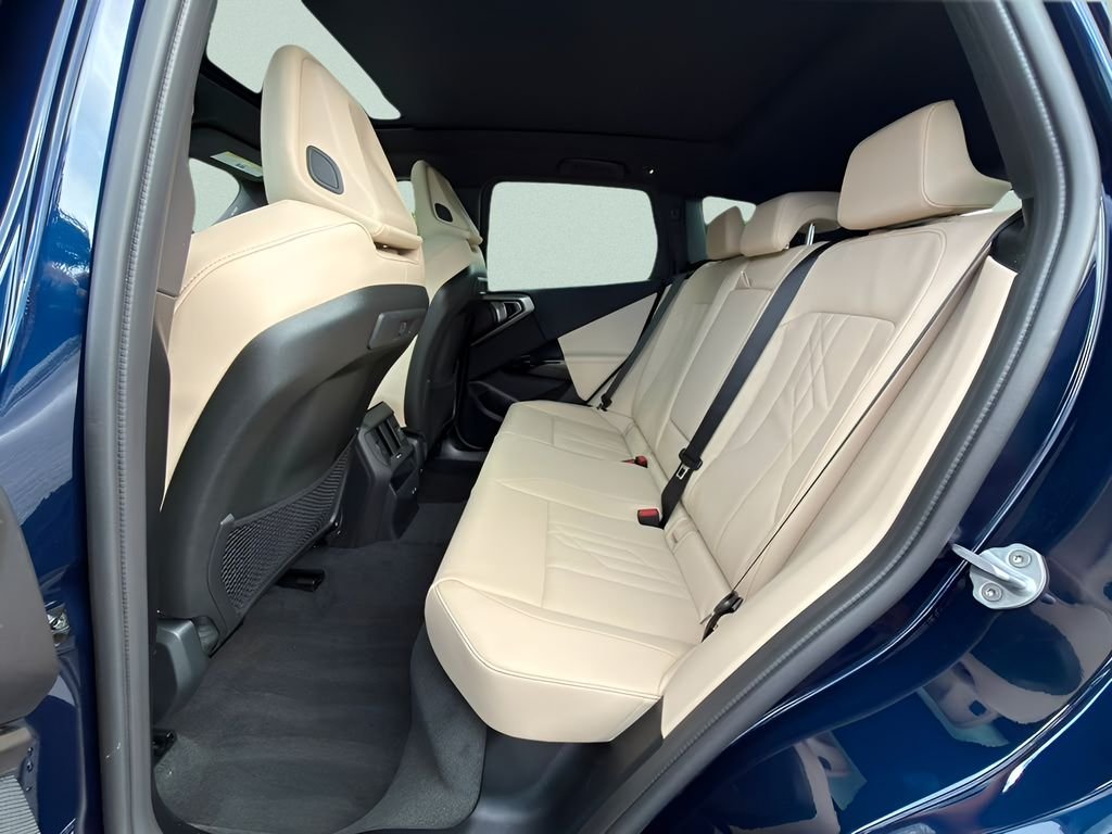 New 2026 Tanzanite Blue II Metallic BMW 30 xDrive image 21