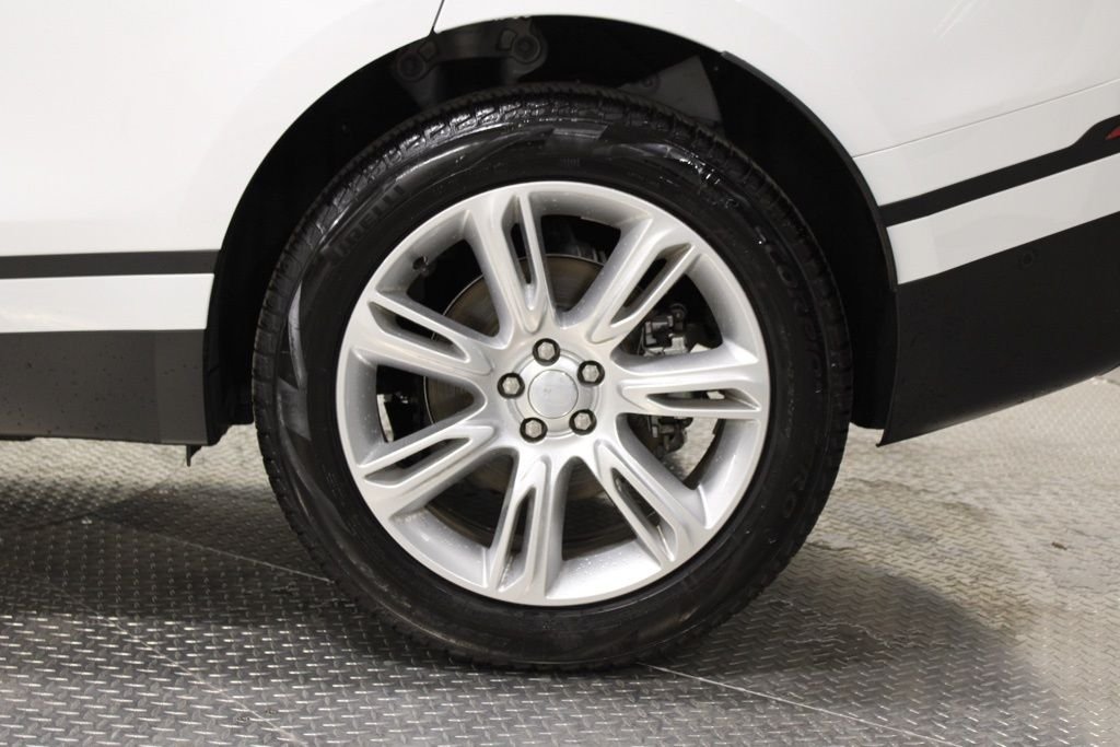 Used 2025 White Land Rover S image 14
