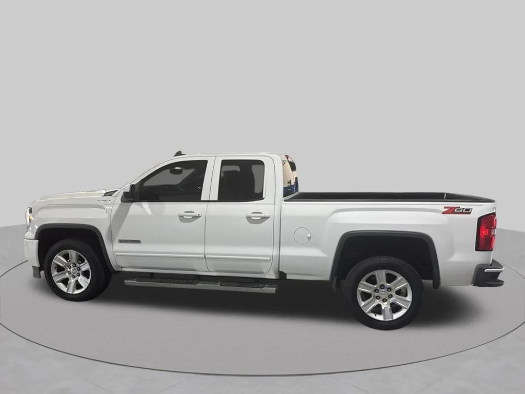 Used 2016 Summit White GMC Base image 4