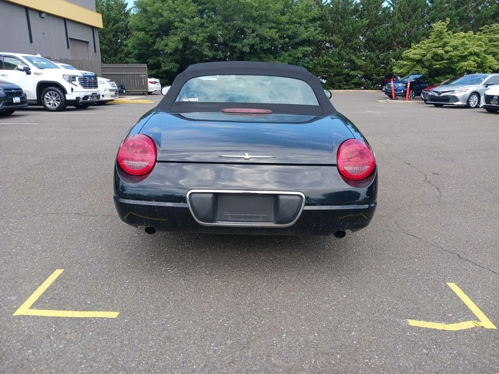 Used 2005  Ford Base image 6