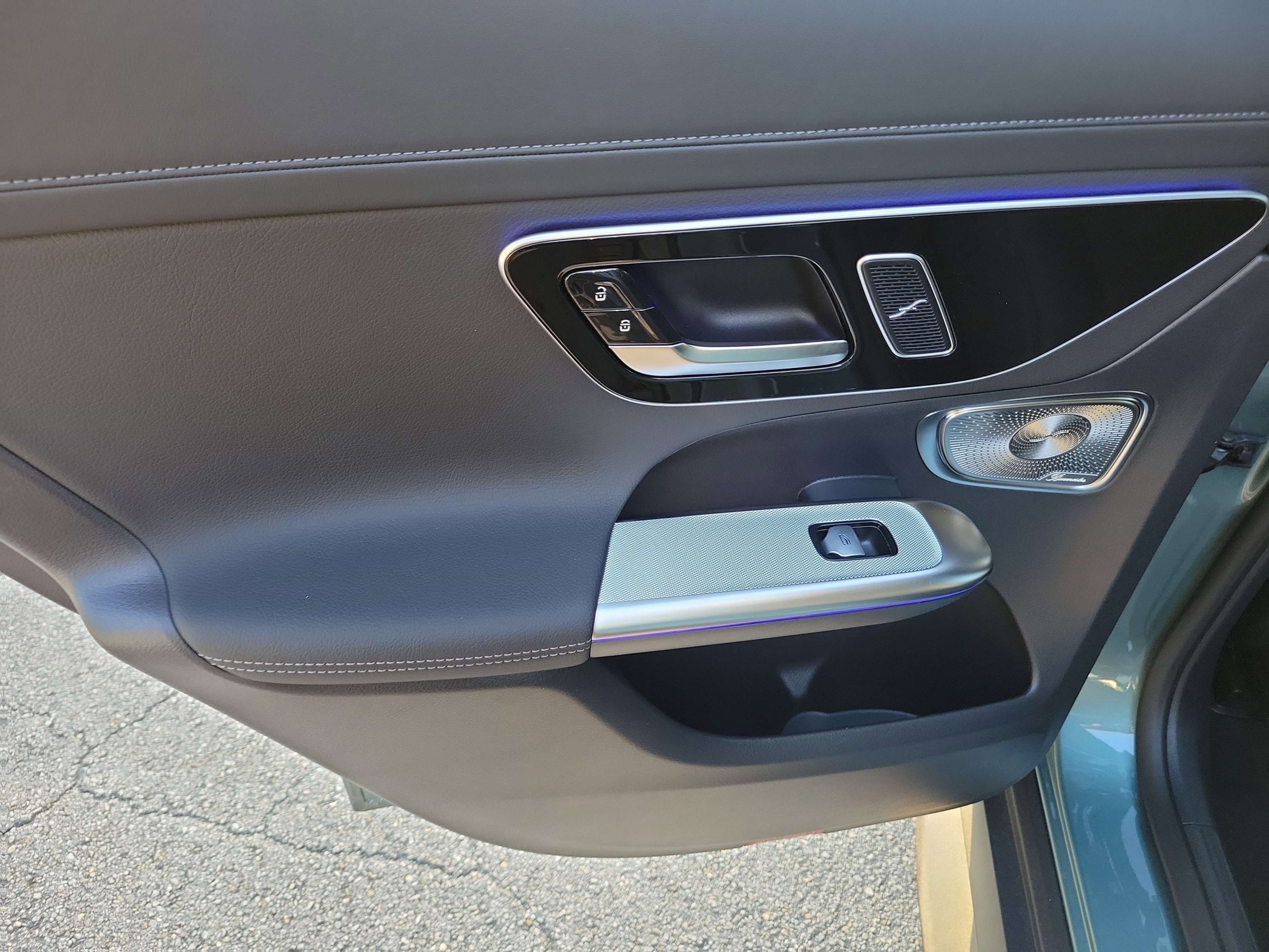 New 2026 Verde Silver Metallic Mercedes-Benz GLC 300 image 39