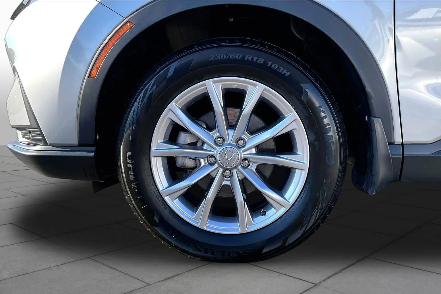 Used 2024 Lunar Silver Metallic Honda EX-L image 11