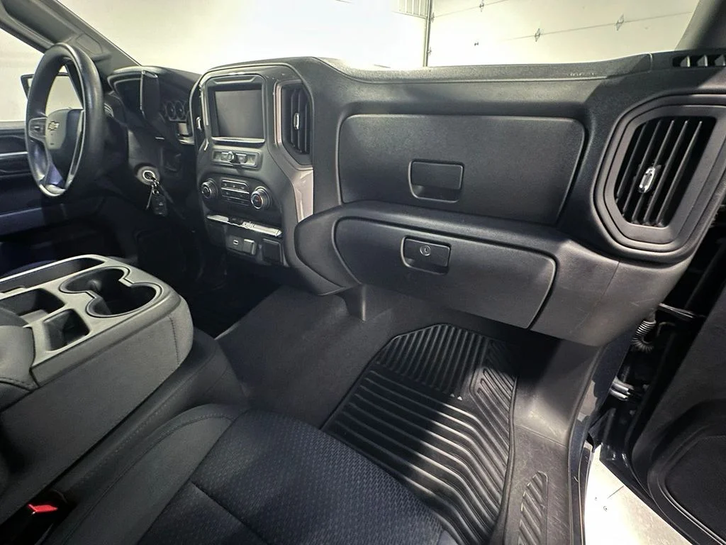 Used 2020 Gray Chevrolet Custom image 26