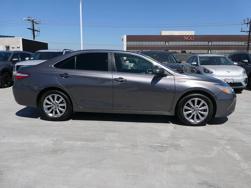 Used 2017 Gray Toyota XLE image 2