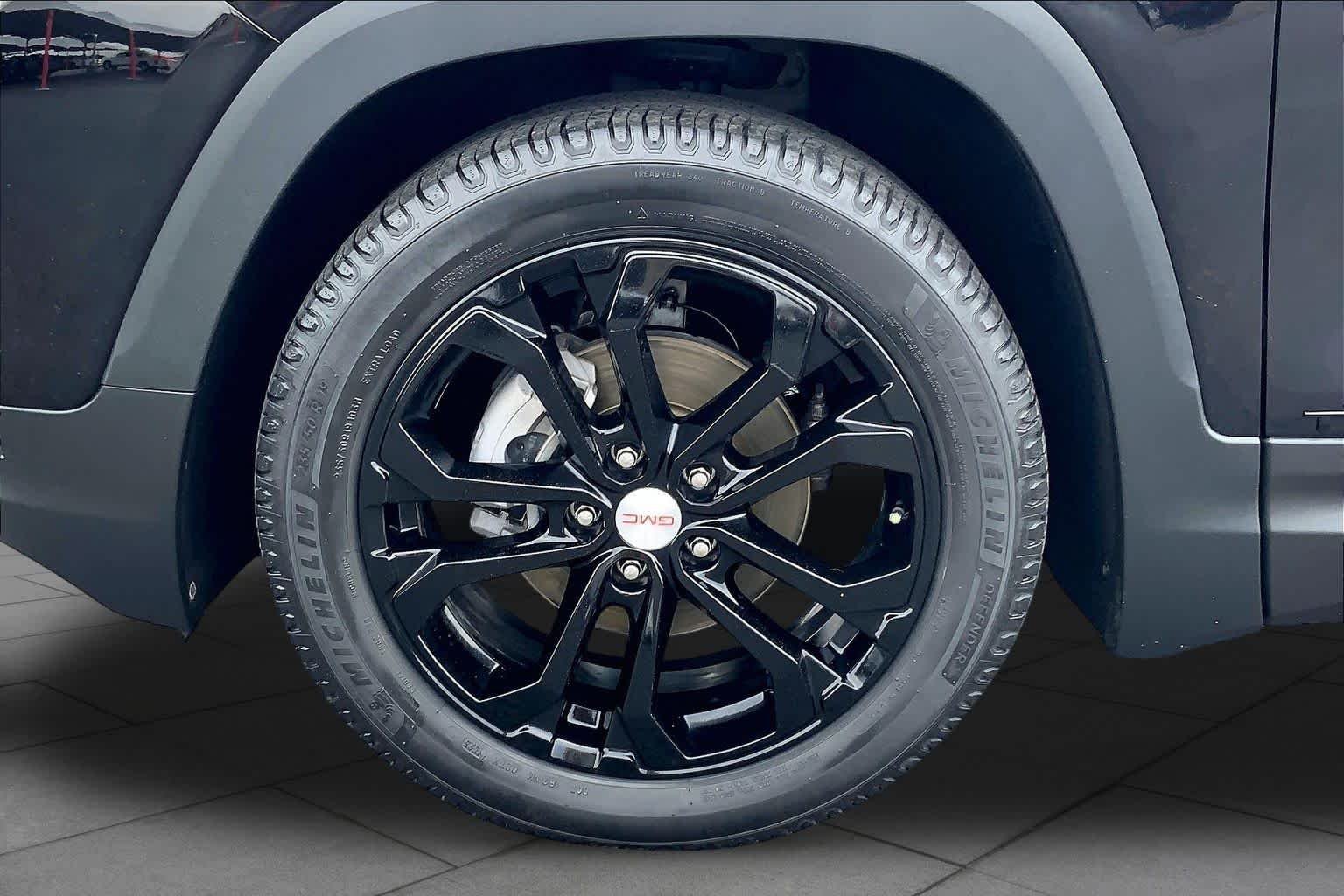 Used 2019 Ebony Twilight Metallic GMC SLE image 11