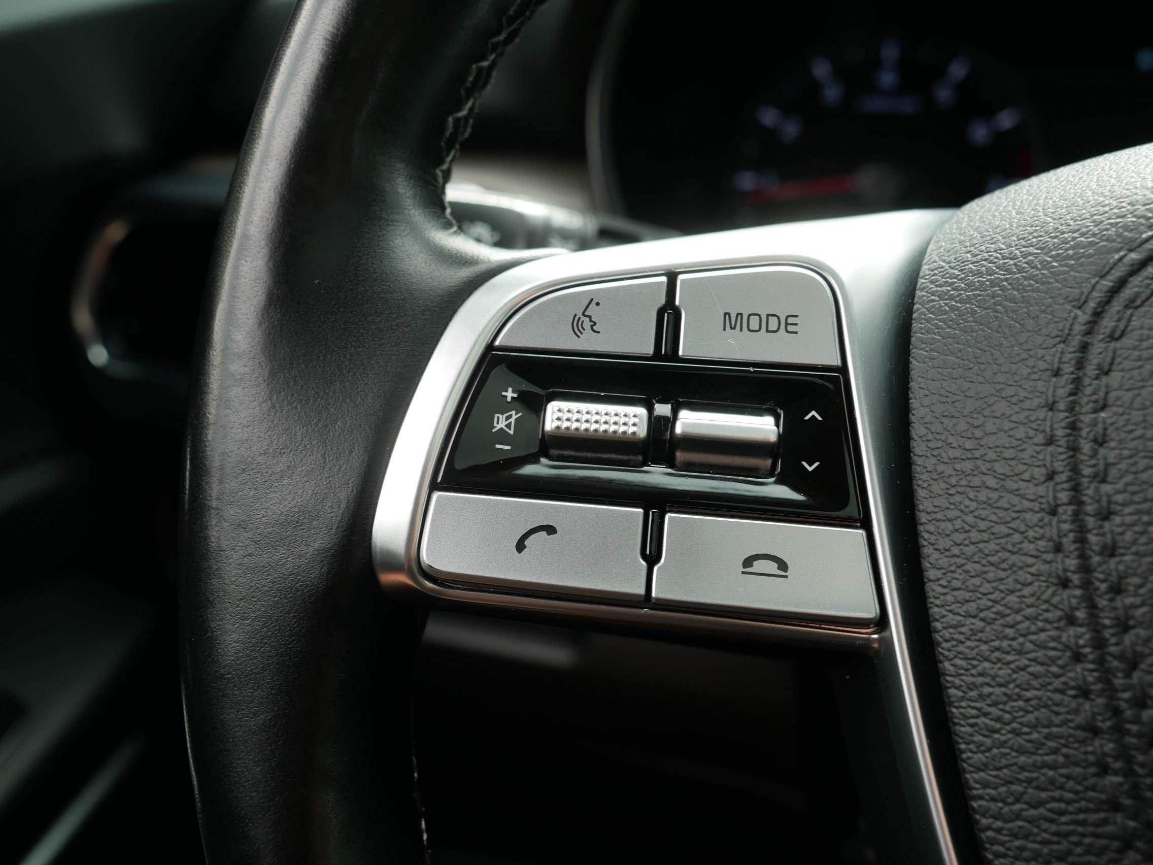 Certified Used 2022 Ebony Black Kia SX image 28