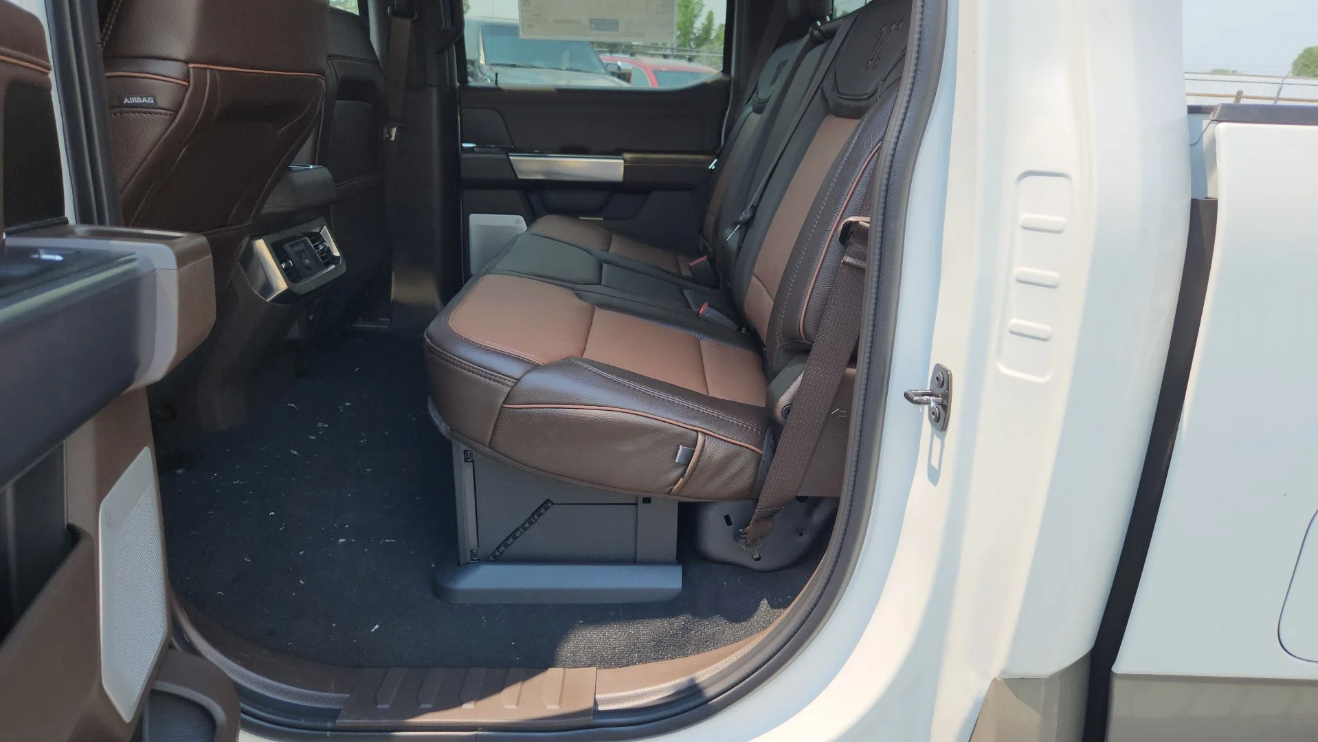 New 2026 Star White Metallic Tri-Coat Ford King Ranch image 15