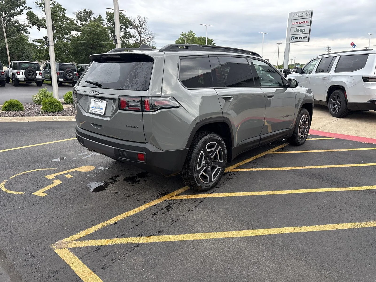 New 2026 Sting-Gray Clearcoat Jeep Laredo image 6