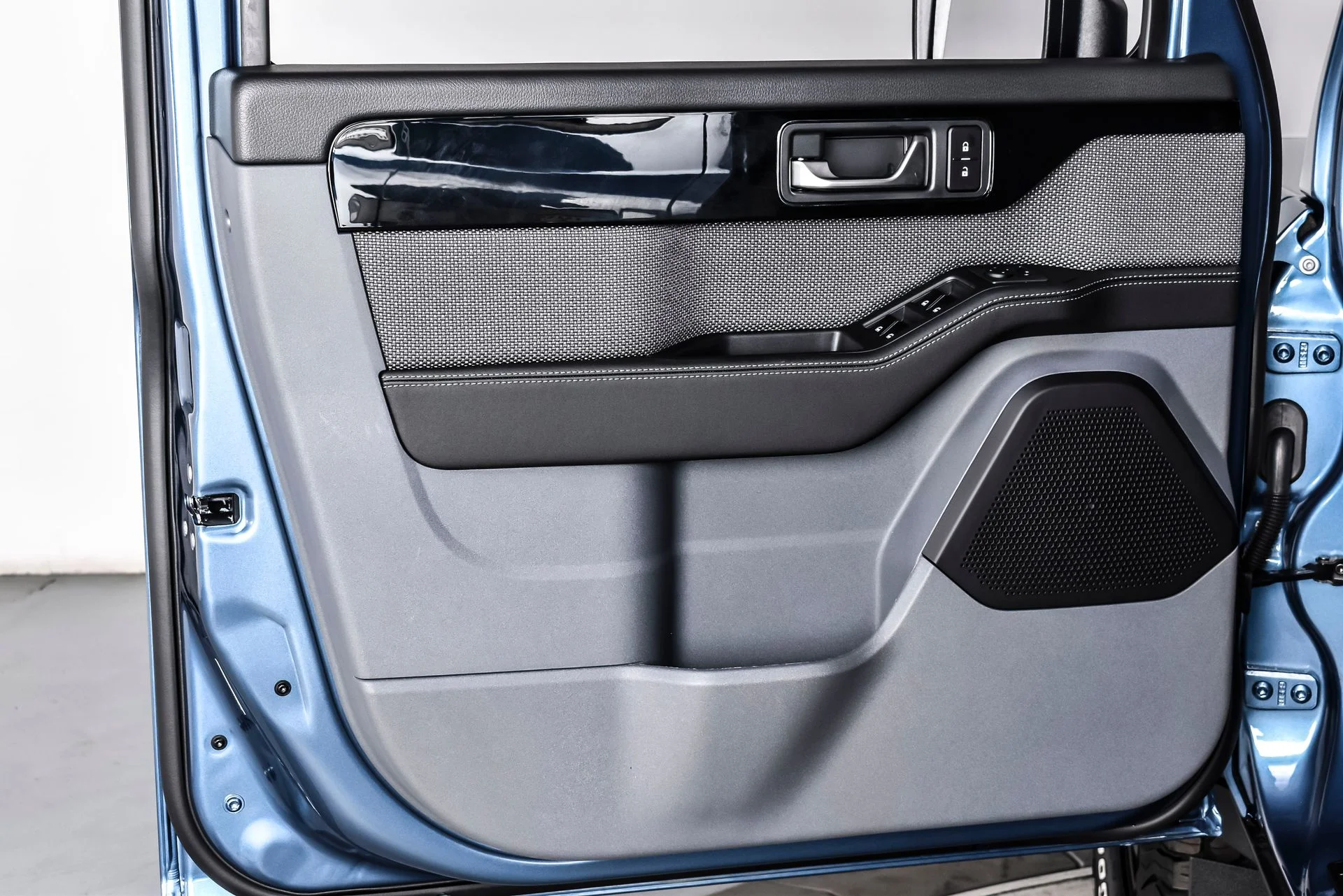 New 2026 Shale Blue Metallic INEOS Trialmaster Edition image 10