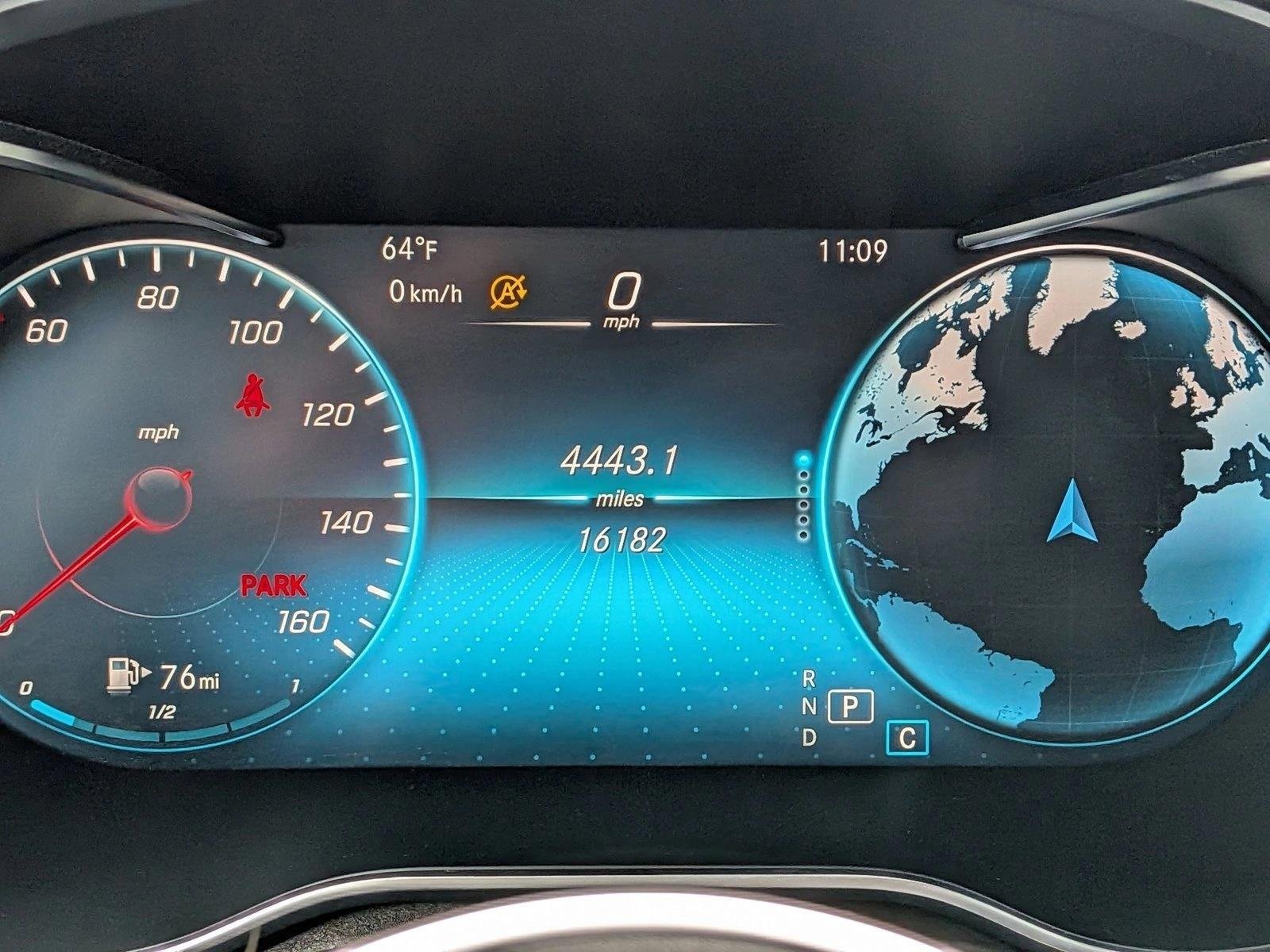 Used 2022 Obsidian Black Metallic Mercedes-Benz GLC 300 image 11