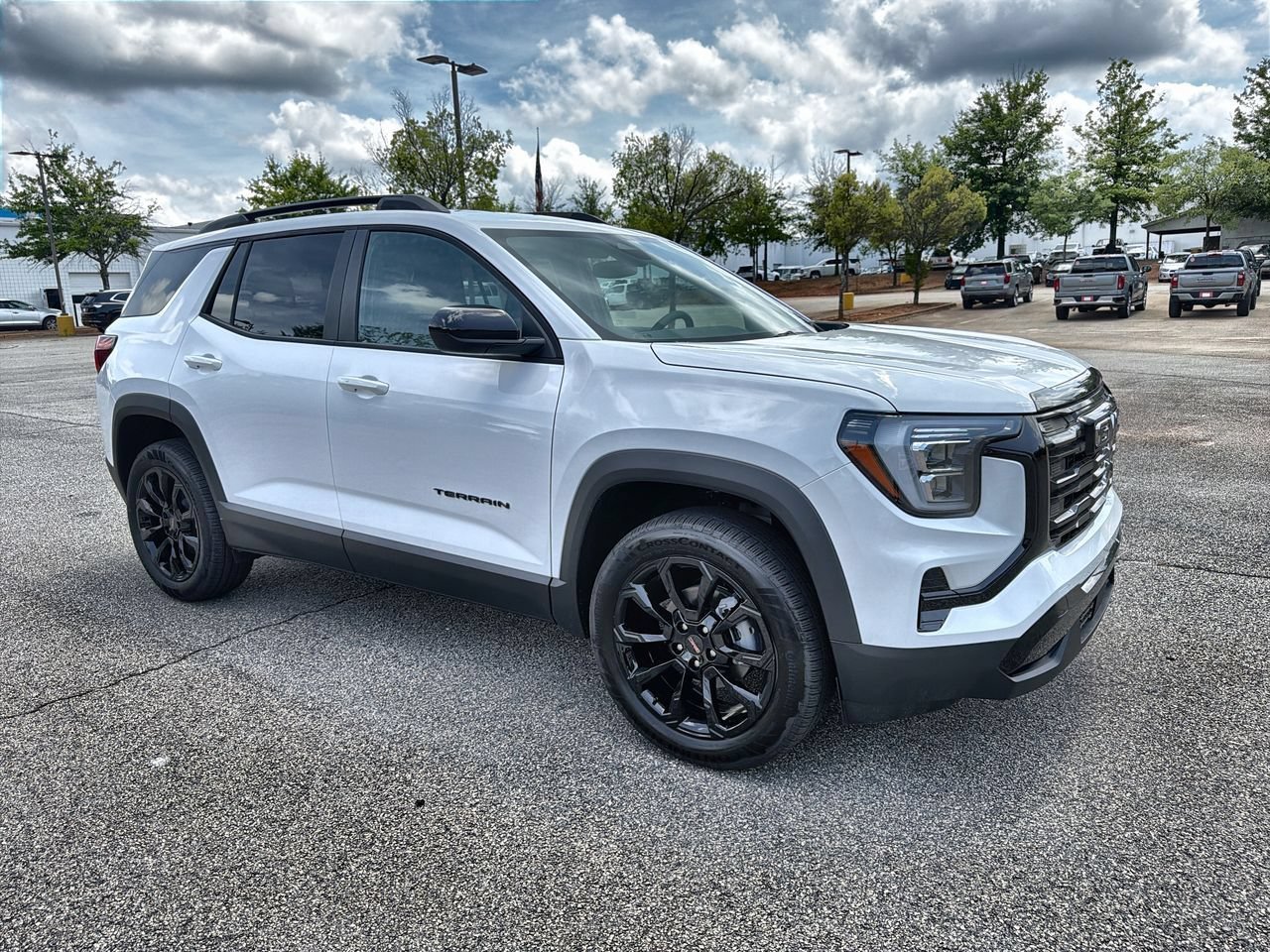 New 2026 Summit White GMC Elevation image 2