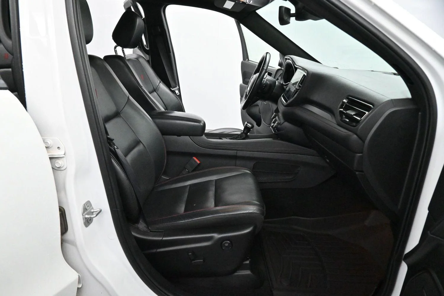 Used 2022 White Knuckle Clearcoat Dodge R/T Plus image 33