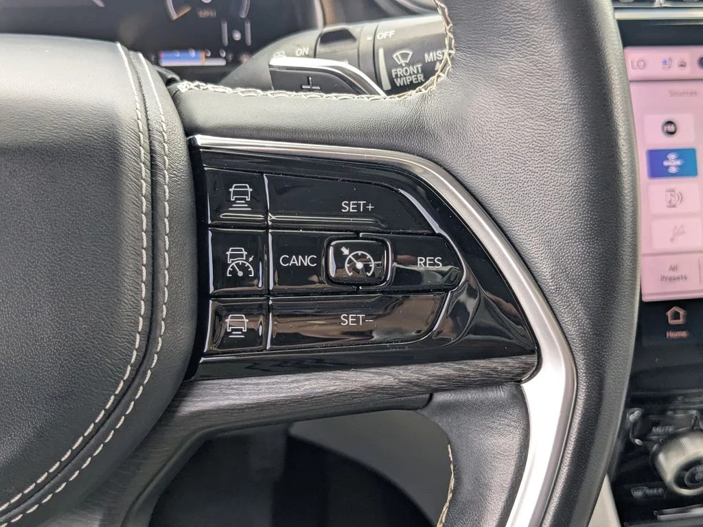 Used 2021 Silver Jeep Overland image 27