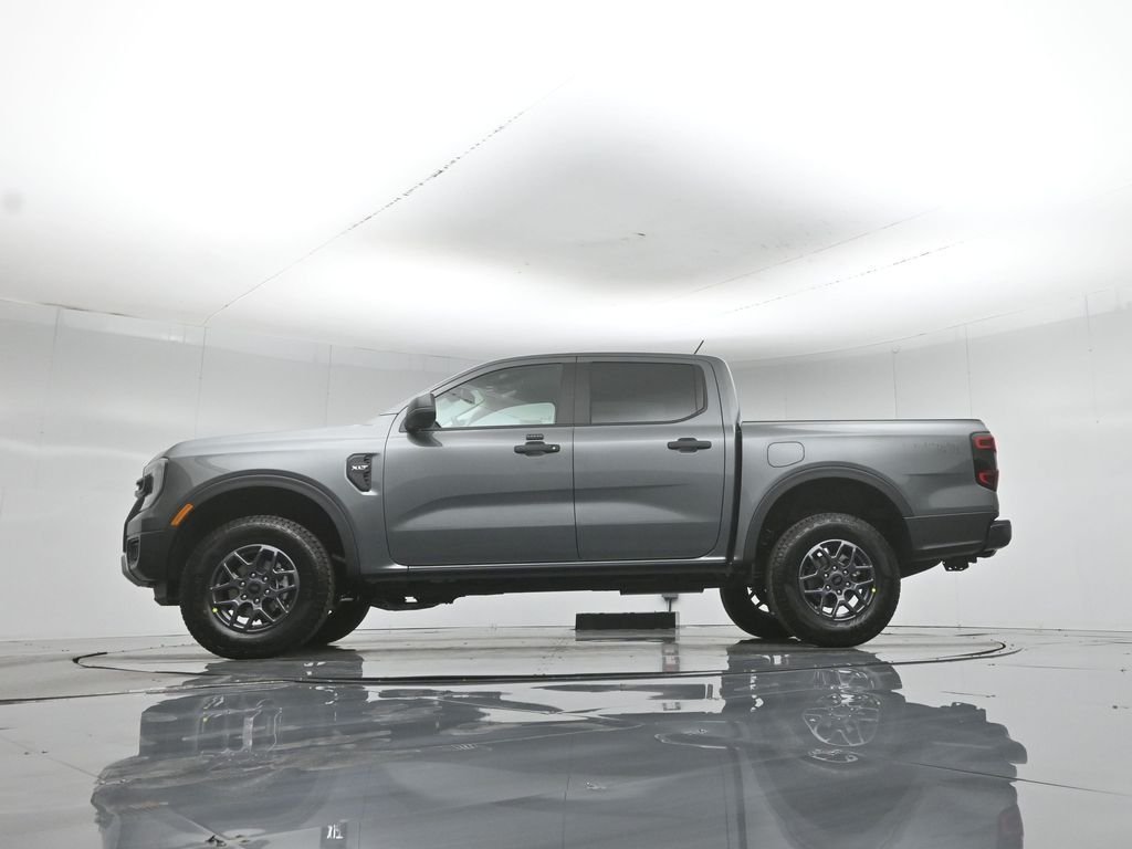 New 2026 Carbonized Gray Metallic Ford XLT image 7