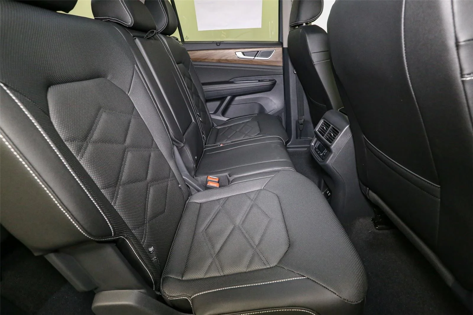 New 2026 Pure Gray Volkswagen 2.0T SE w/Technology image 15