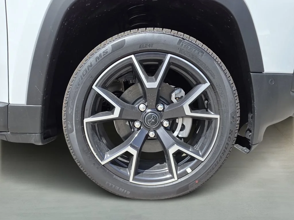 New 2026 Bright White Clear-Coat Exterior Paint Jeep Overland image 7