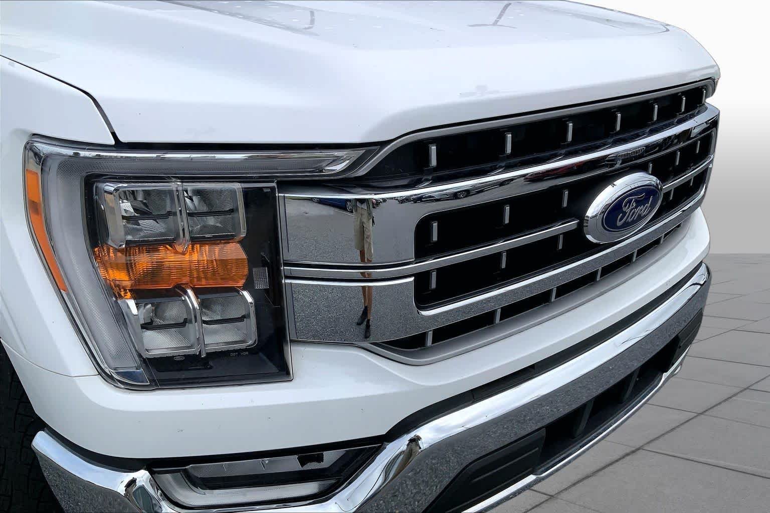 Used 2023 Oxford White Ford LARIAT image 29