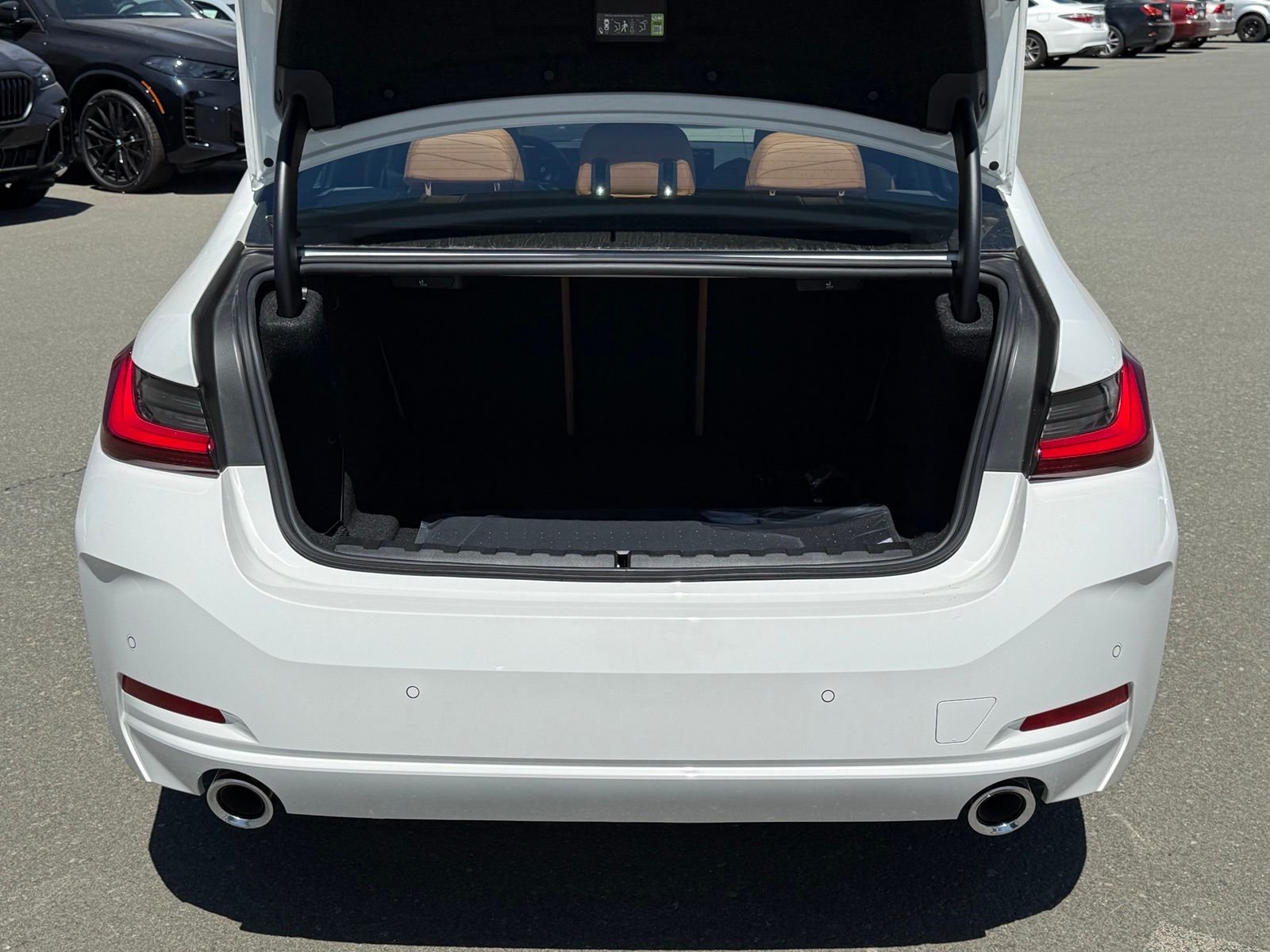 New 2026 Alpine White BMW 330i xDrive image 15