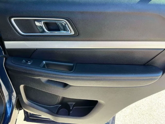 Used 2016 Blue Ford XLT image 21