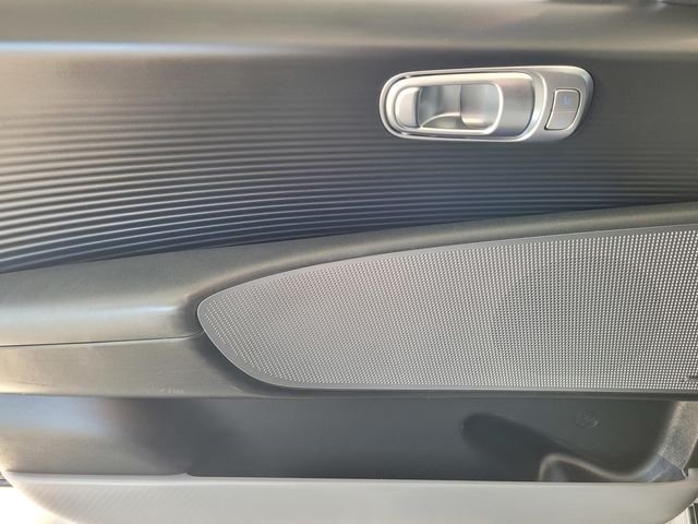 Used 2023 Green Hyundai Limited image 18