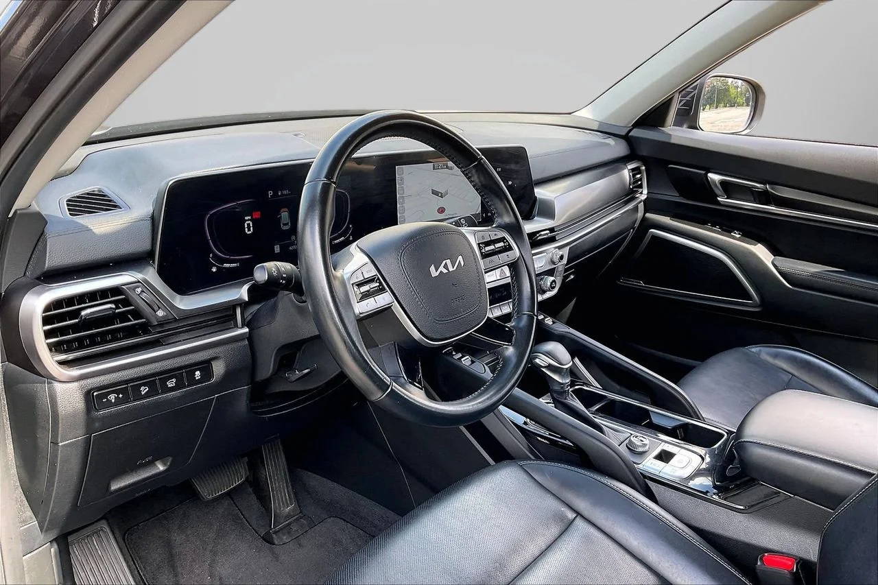 Certified Used 2025  Kia S image 20