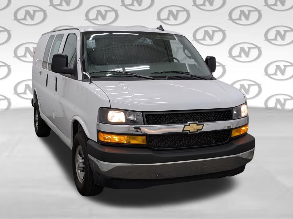Used 2025 White Chevrolet Work Van image 11