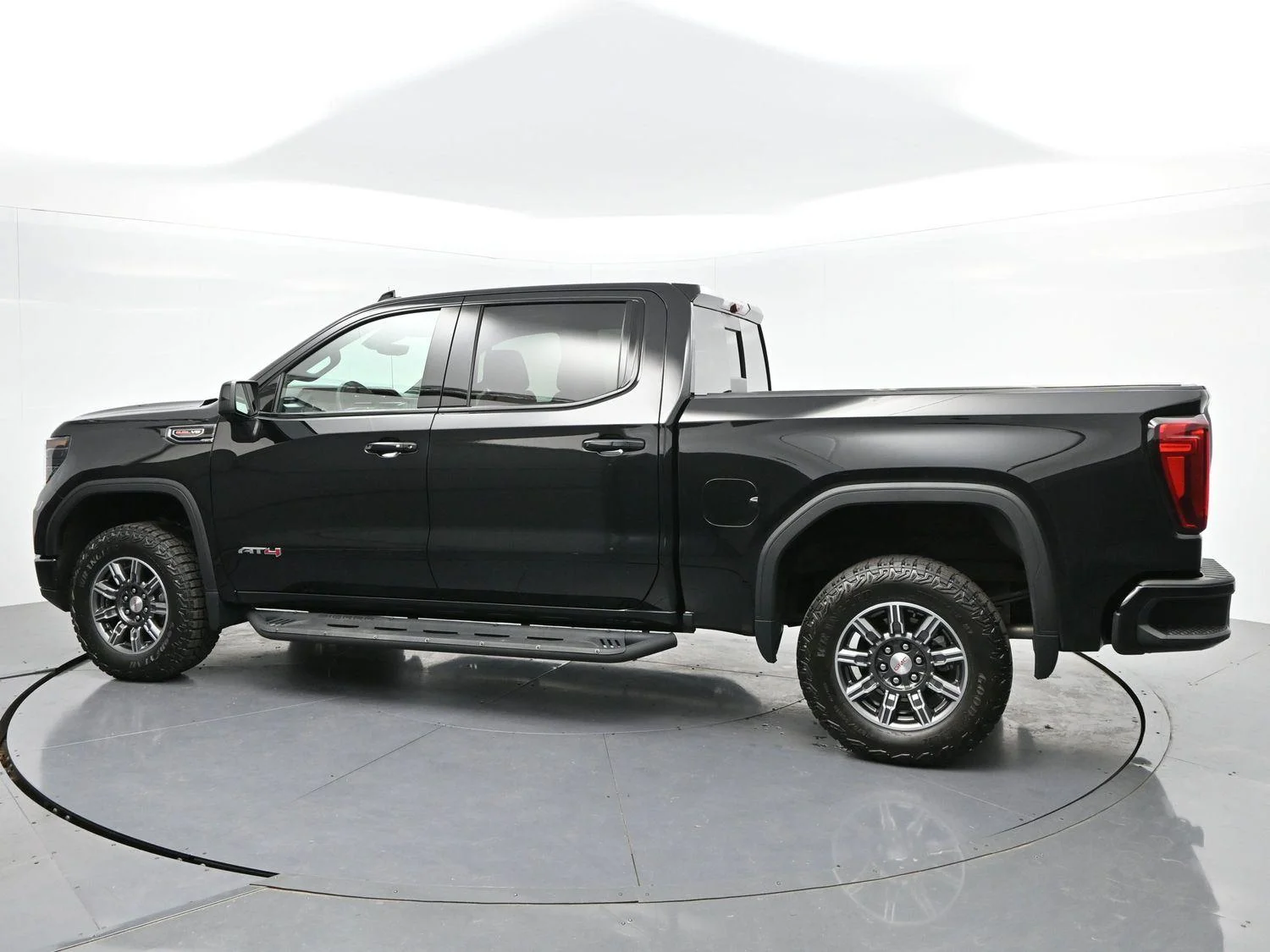 Used 2024 Onyx Black GMC AT4 image 5