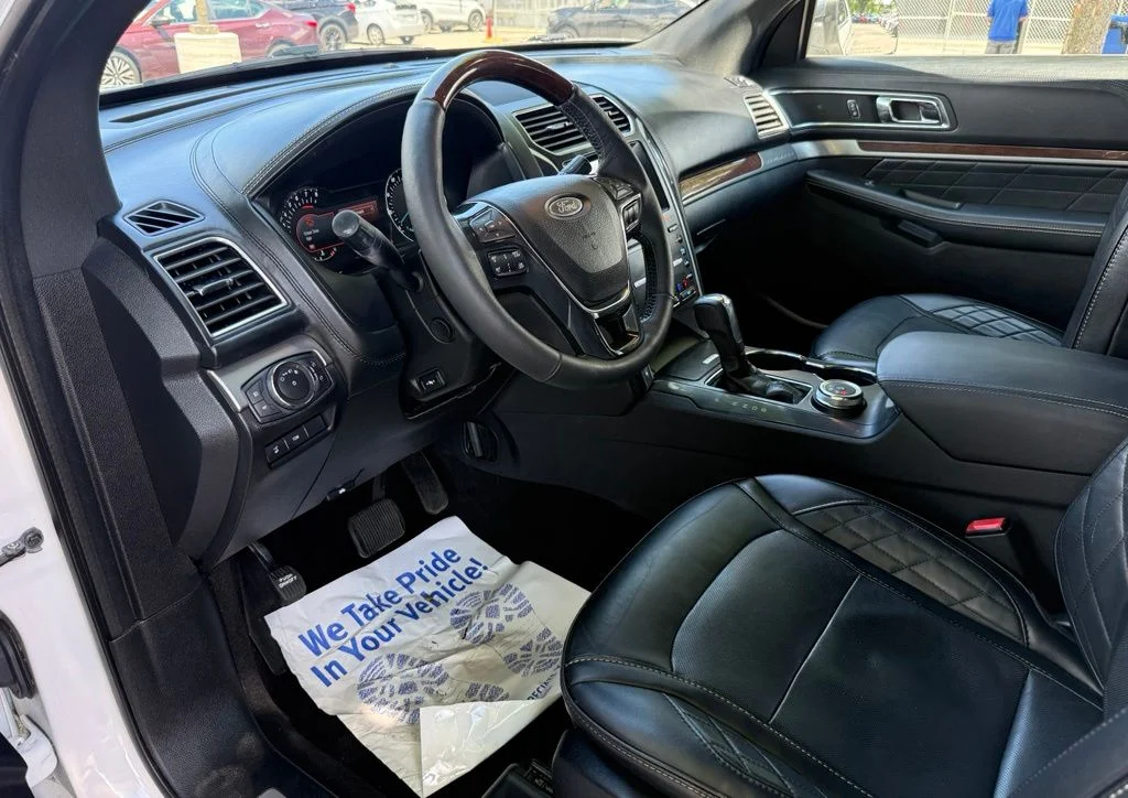 Used 2019 White Ford Platinum image 22