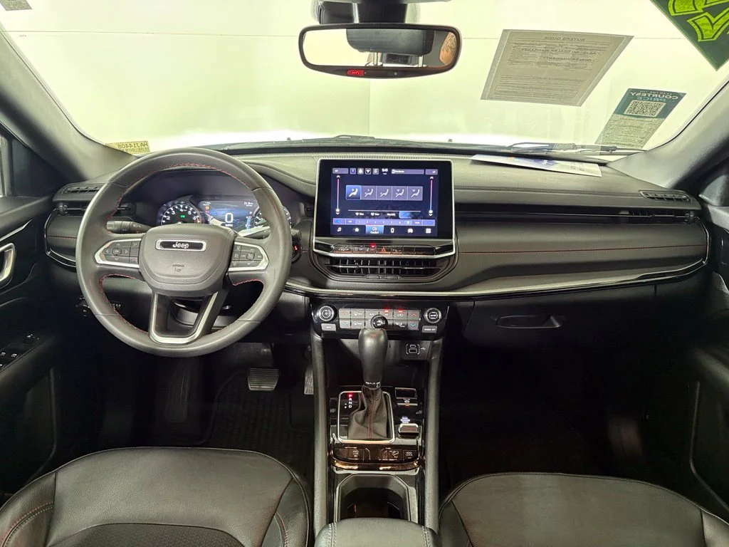 Used 2025 Silver Jeep Trailhawk image 38