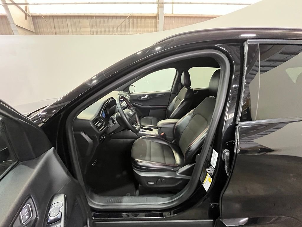 Used 2024 Black Metallic Ford ST-Line image 17
