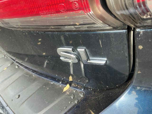 Used 2020 Blue Nissan SL image 33