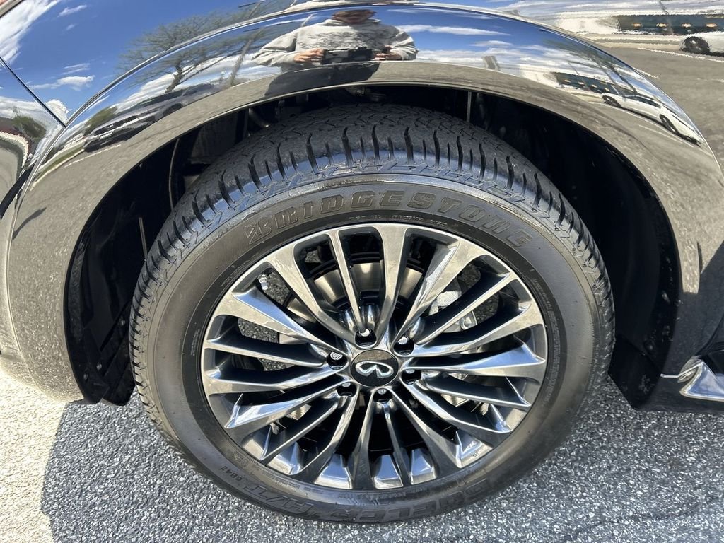 Certified Used 2024 Black INFINITI Sensory image 10