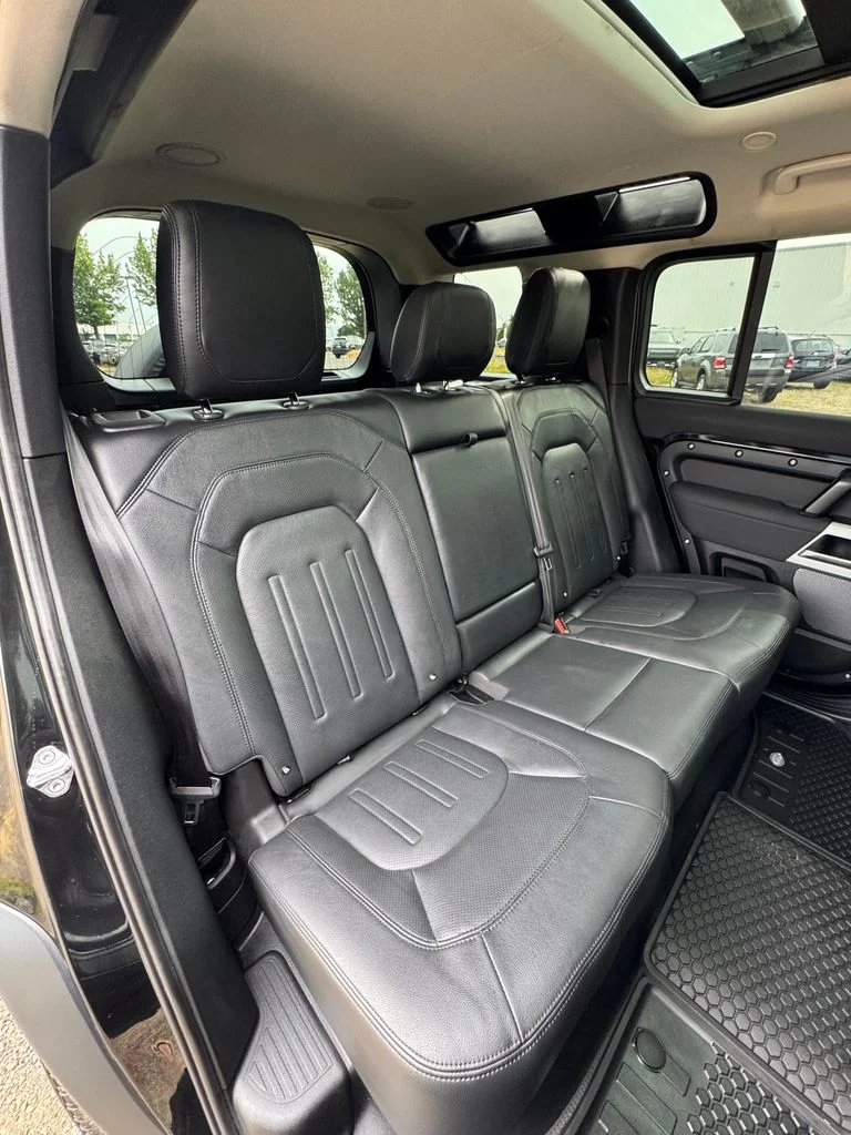 Used 2022 Santorini Black Metallic Land Rover SE image 24