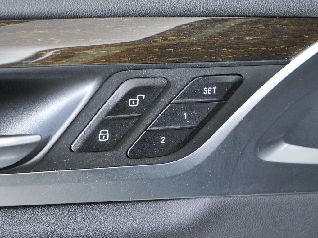 Used 2021 Dark Graphite Metallic BMW xDrive30i image 36