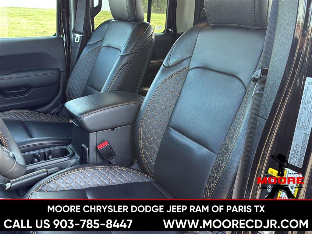 Used 2023 Black Clearcoat Jeep High Altitude image 11