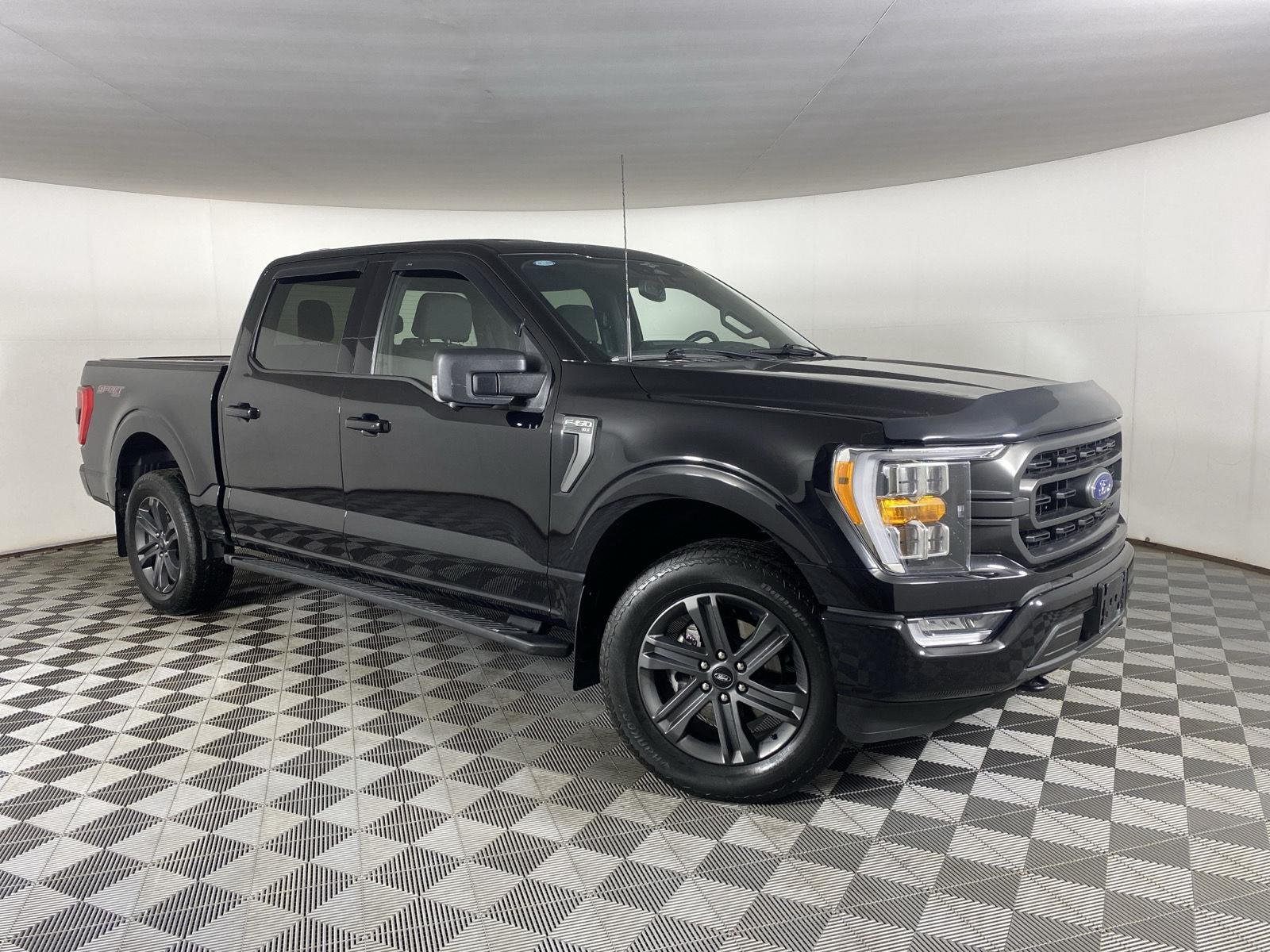 Used 2023 Agate Black Ford XLT image 11