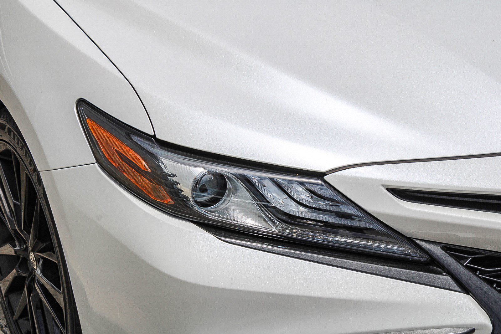 Certified Used 2022 Wind Chill Pearl Toyota XSE V6 image 4