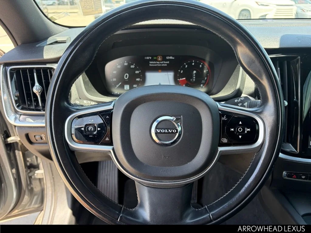 Used 2020 Gray Volvo T5 image 15