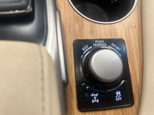 Used 2018 White Lexus 350L image 17