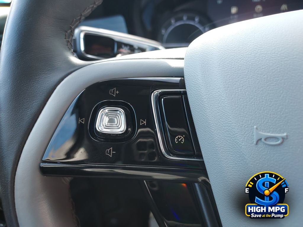 Used 2022 Silver Lincoln Standard image 21