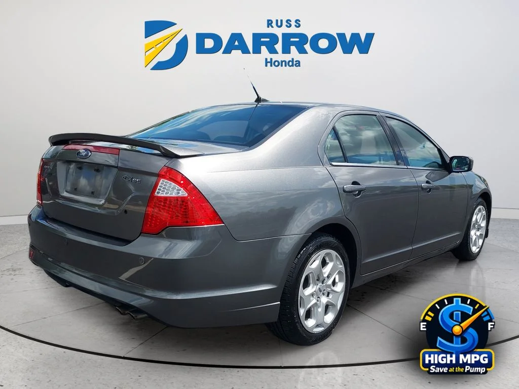 Used 2010 Gray Ford SE image 5
