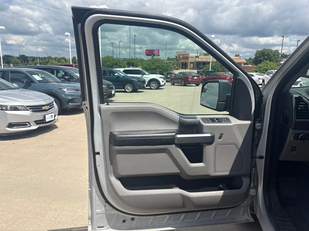 Used 2019 Silver Ford XLT image 9