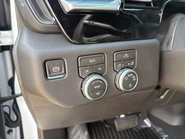 New 2026 Summit White GMC SLE image 28