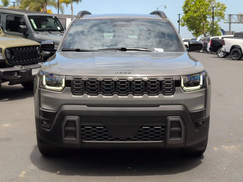 New 2026 Sting-Gray Clear-Coat Exterior Paint Jeep Laredo image 2
