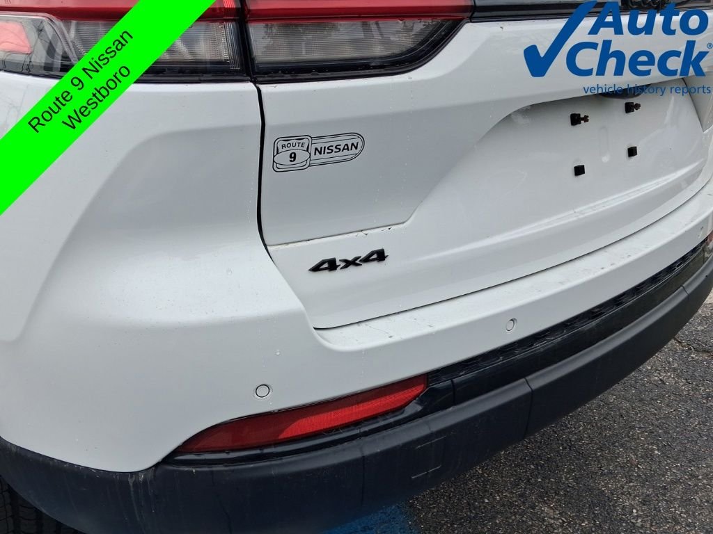 Used 2023 White Jeep Altitude X image 9