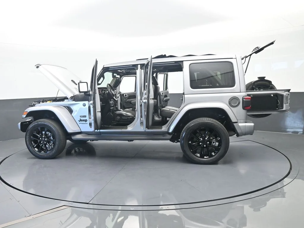 Used 2021 Billet Silver Metallic Clearcoat Jeep Unlimited Sahara High Altitude image 74