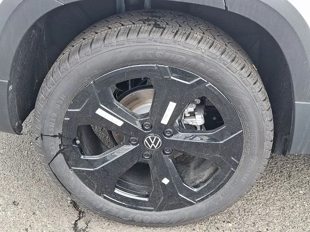 New 2026 White Volkswagen 1.5T SE Black image 5