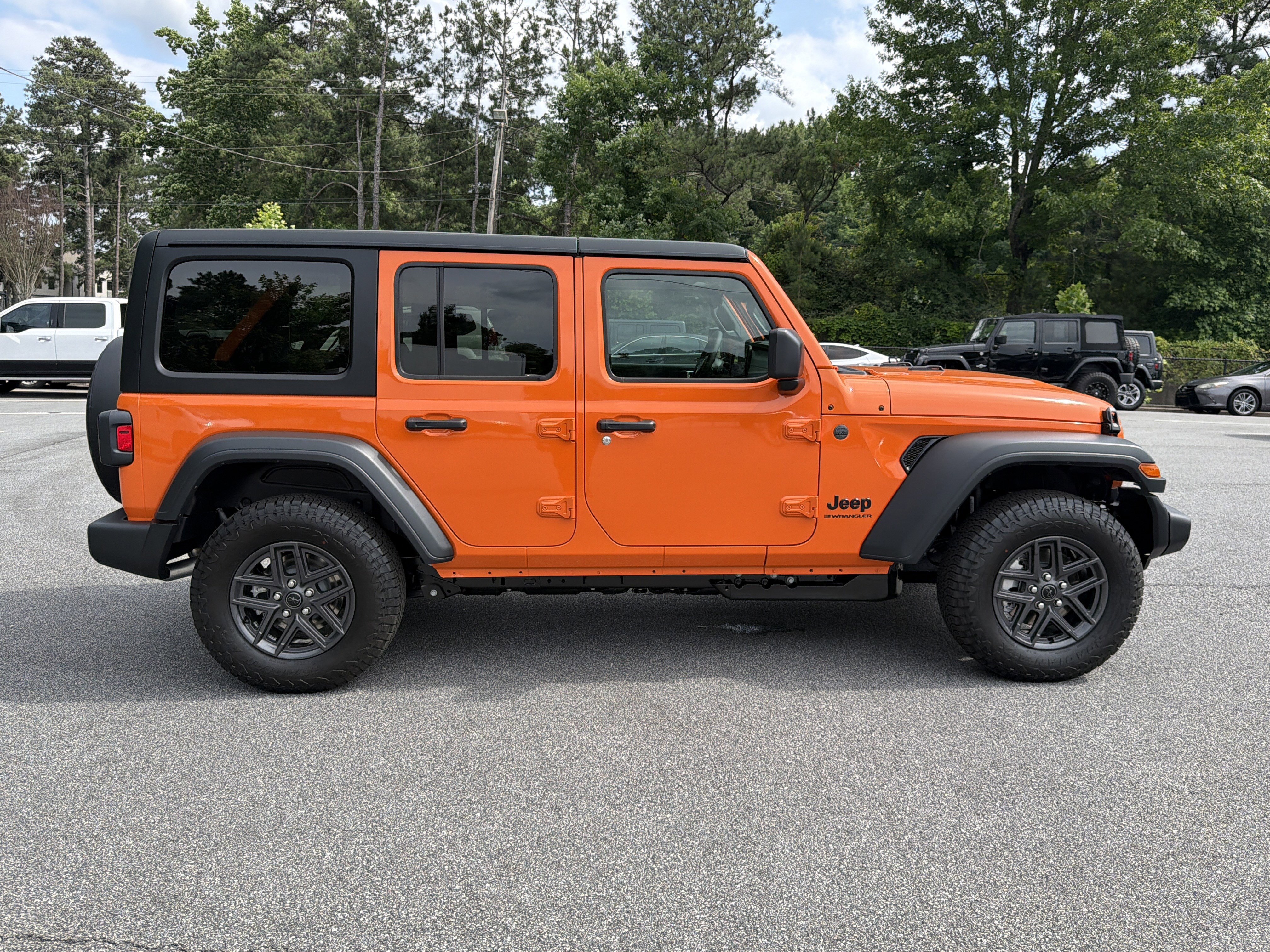 New 2026 Joose Exterior Paint Jeep Sport S image 9