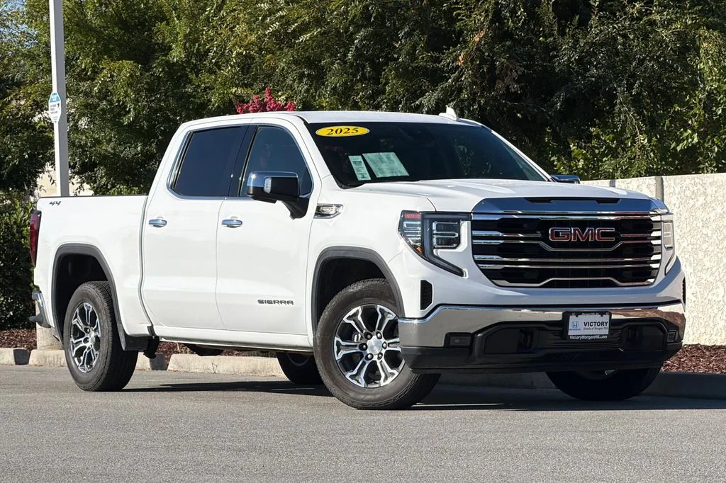 Used 2025 Summit White GMC SLT image 2